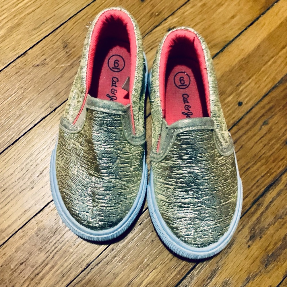 cat&jack girls slip on sneakers